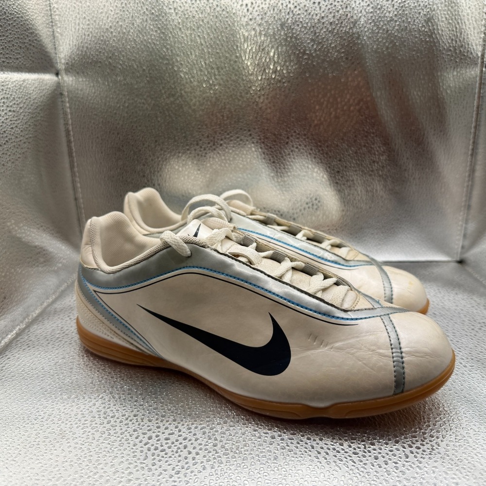 Size 5Y Nike First 2 Kids White Lace-Up Indoor Soccer Sneaker Shoes 316012-141